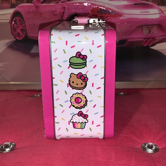 π Hello Kitty Cafe Tin π - Picture 2 of 4